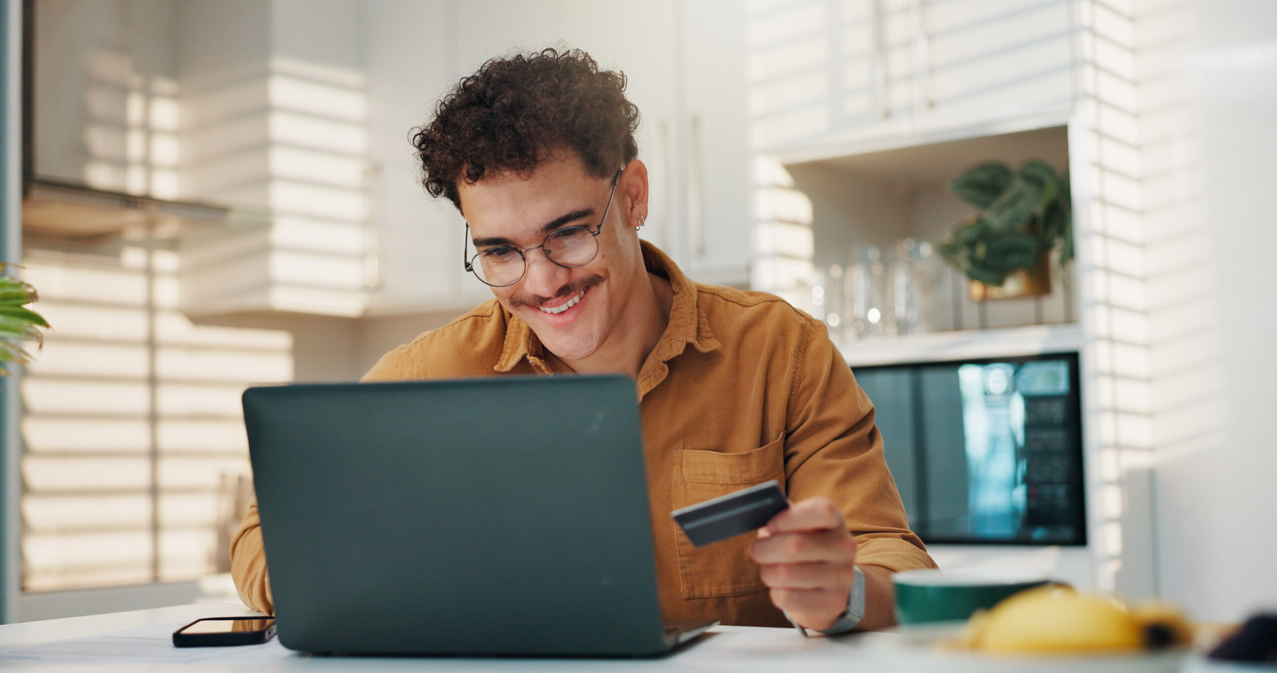 How to Find a Bank with High‑Yield Checking and Savings Accounts